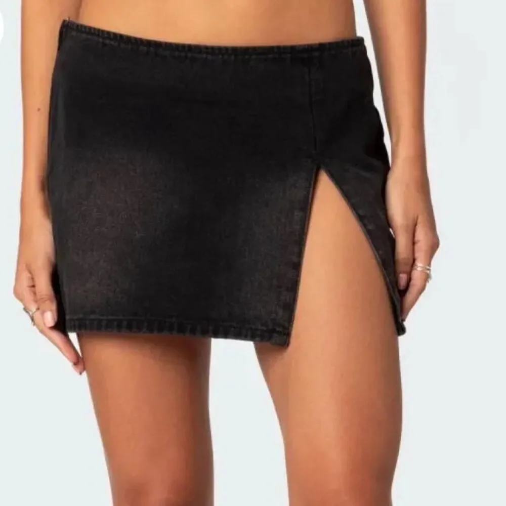 Edikted Women's Black Skirt